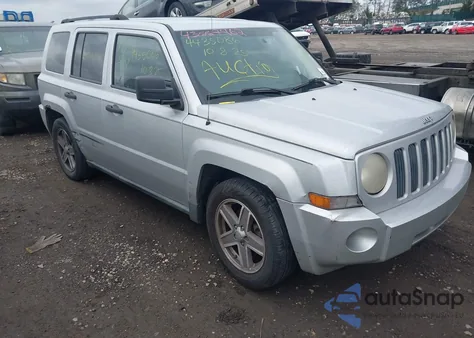 2008 Jeep Patriot Sport z USA, uszkodzony, nr VIN 1J8FF28W08D555461